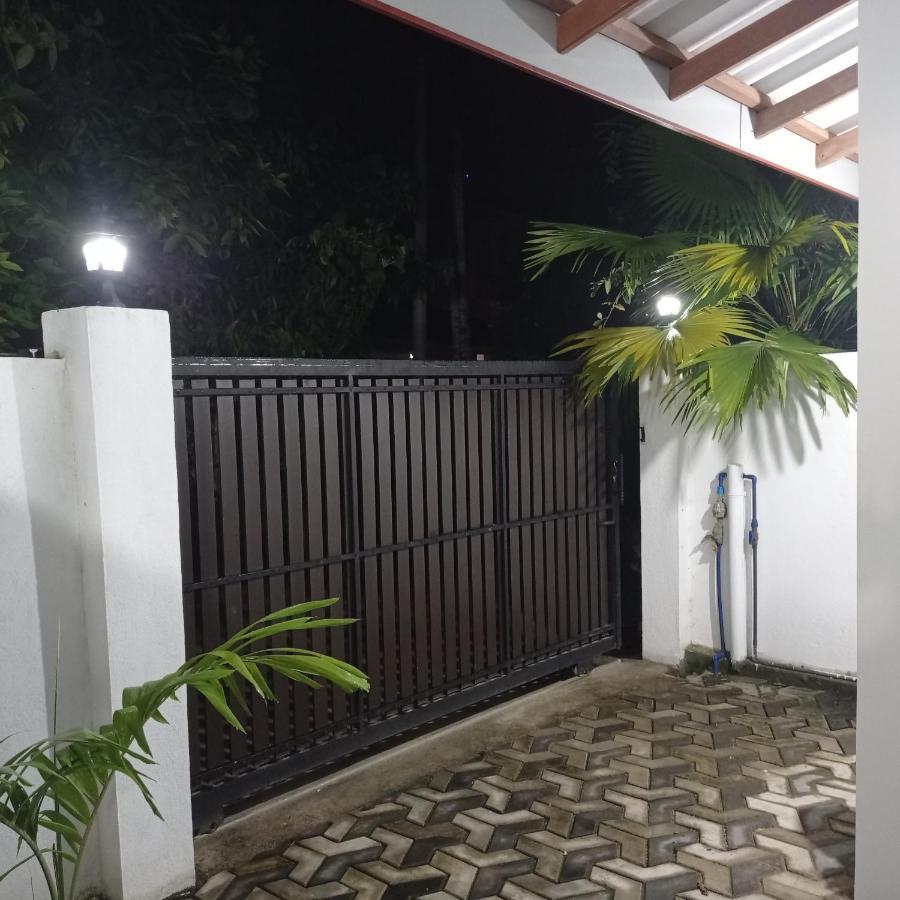 Surf & Salt Apartamento Weligama Exterior foto