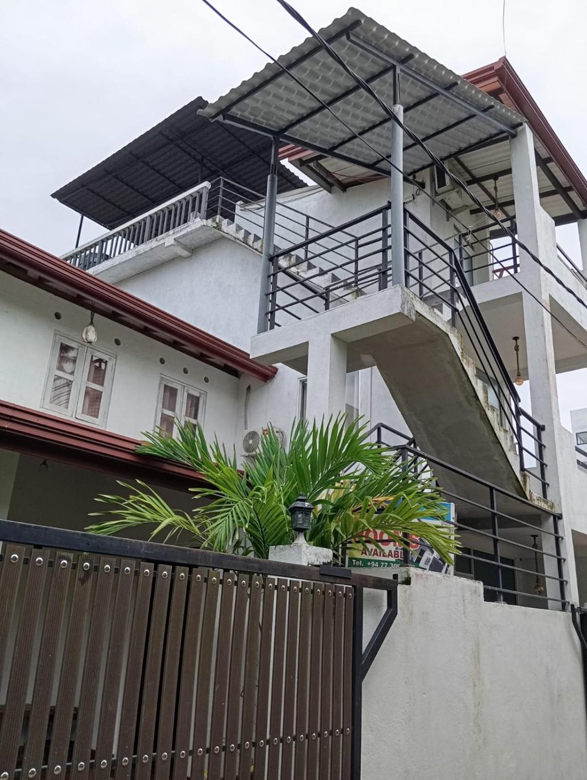 Surf & Salt Apartamento Weligama Exterior foto